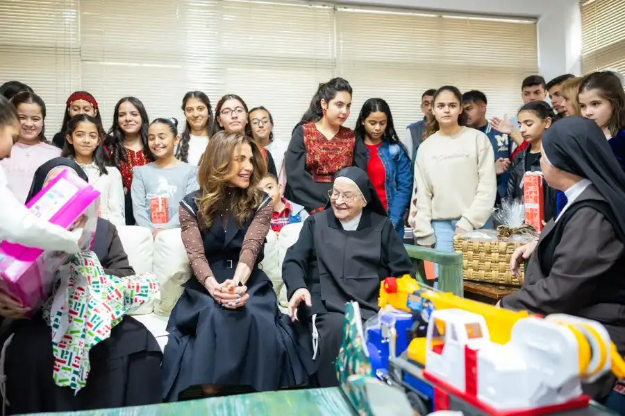 مدار الساعة,أخبار الأردن,اخبار الاردن,مناسبات أردنية,الملكة رانيا,الملكة رانيا العبدالله,عيد الميلاد المجيد