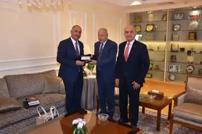 الشواربة يلتقي الأمين العام لجامعة الدول