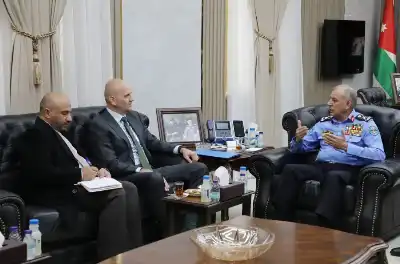 مدير الأمن العام يلتقي رئيس بعثة