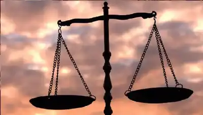 قرار قضائي غريب: فصل موظفة دون