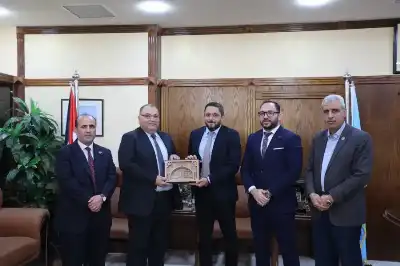جامعة الزرقاء تستقبل وفدا من مركز