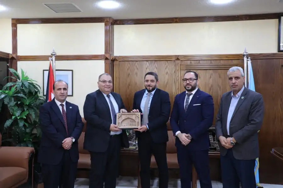 مدار الساعة,أخبار الجامعات الأردنية,الملك عبدالله الثاني,جامعة الزرقاء