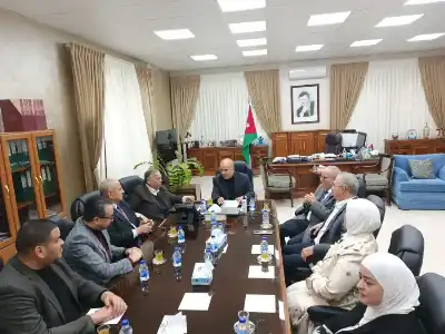 جماعة عمان تقدم مبادرة السياحة العلاجية لوزير