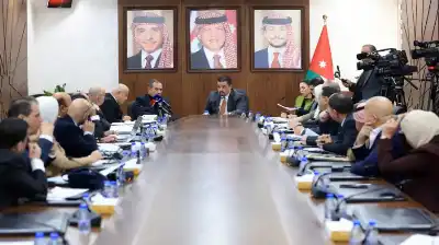 البكار: سعي لرفع رواتب تقاعدية تقل