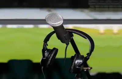 نواعم التعليق الرياضي يكسرن احتكار الرجال