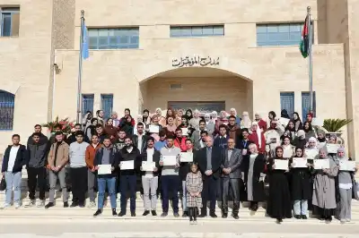 وفد من الاتحاد الأوروبي يلتقي الطلبة