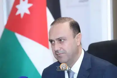 المومني ينفي الشائعات حول أراضي مشروع