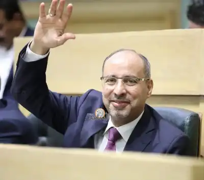 السليحات يدعو لشطب المكافأة المقررة في