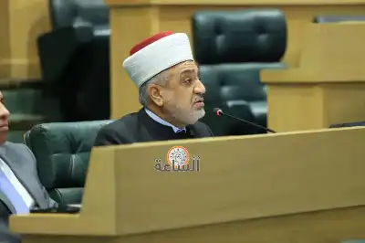 وزير الأوقاف يفصل الموظف جابر