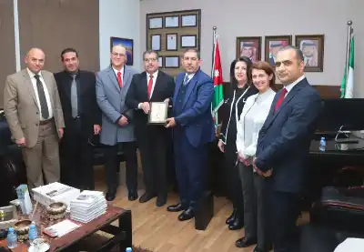 جامعة البترا ومعهد الدراسات المصرفية يوقعان