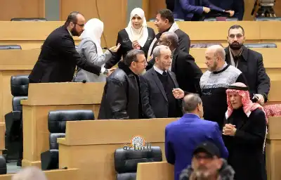 النواب يقر المعدل لقانون الأوقاف (صور)