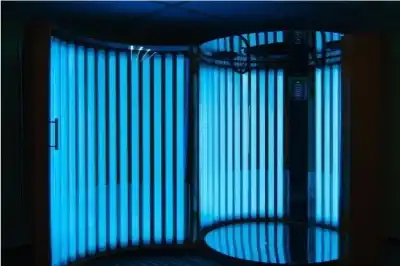 إلى مستخدمي التان الصناعي: جلودكم تشيخ