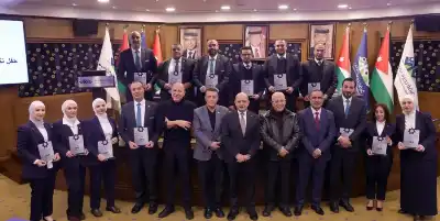 تجارة عمّان تكرّم موظفين تقديرا لسنوات