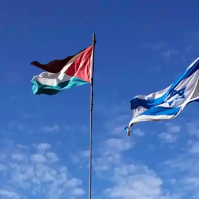 الجيش يوقف إسرائيليين عبرا الحدود إلى