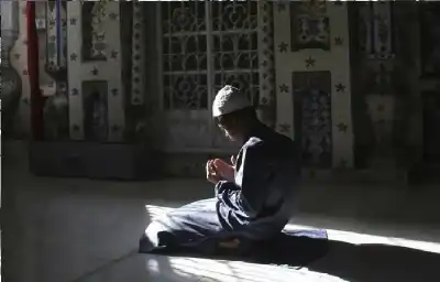 نظارة الخلود: كيف تعيد الآخرة تشكيل