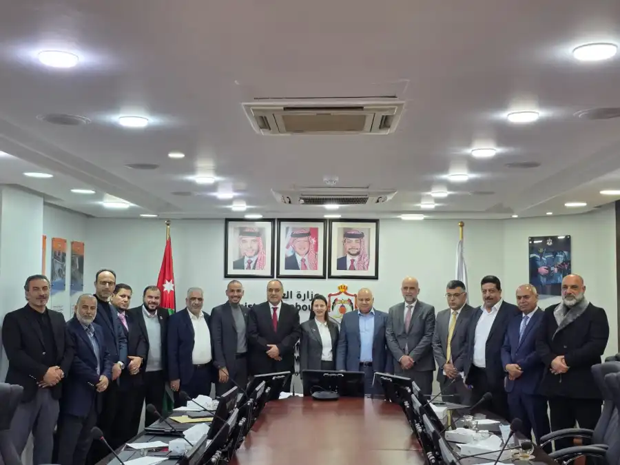 مدار الساعة,أخبار اقتصادية,وزير العمل,خالد البكار,وزارة العمل,شركة الكهرباء الوطنية,شركة توزيع الكهرباء