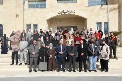 جامعة الزرقاء تكرّم طلبتها المتفوقين أكاديميا