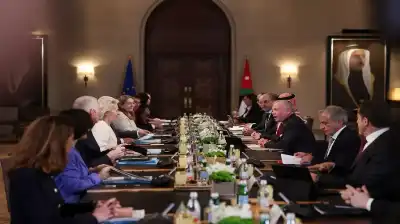 الملك يعقد قمة مع قادة الاتحاد