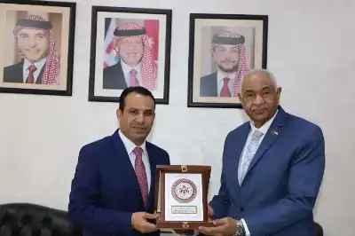 العجارمة يستقبل السفير السوداني في الأردن