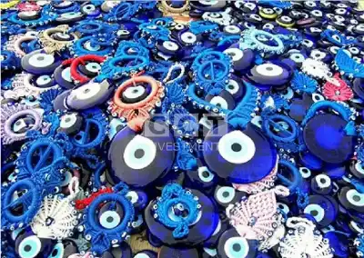 حكم لبس الخرزة الزرقاء لمجرد الجمال..