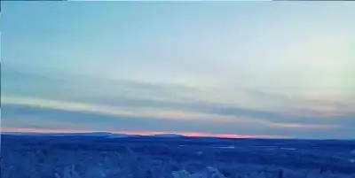 بعد ليل قطبي طويل.. شروق الشمس