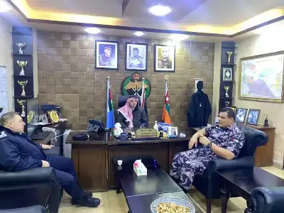 محافظ الزرقاء يطّلع على جاهزية دفاع