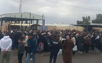 أزمة خانقة بعد توقف استقبال العائدين