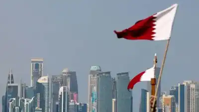 قطر تصدر توضيحا حول مغادرة بعض