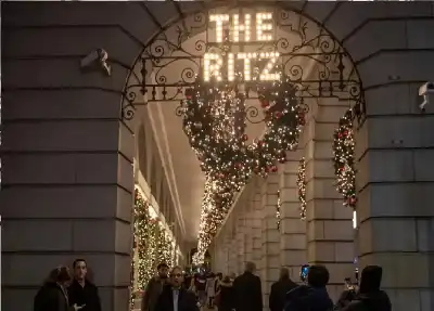 فضيحة في ريتز لندن.. فأر يقتحم