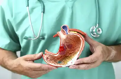 القيء الدموي.. الأسباب والأعراض والتشخيص والعلاج