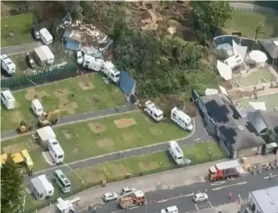 قتلى ومفقودون بينهم أطفال في انهيارات