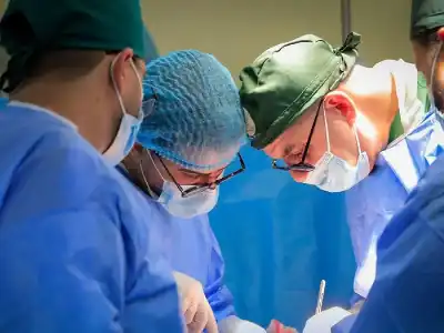 طاقم طبي أردني يجري 9 عمليات