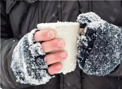 كيف تحمي نفسك من مخاطر البرد