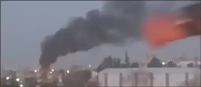 حريق في محلين يحتويان على قطع