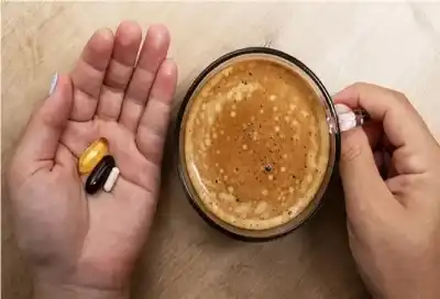 القهوة والفيتامينات.. لماذا قد يحرمك فنجانك