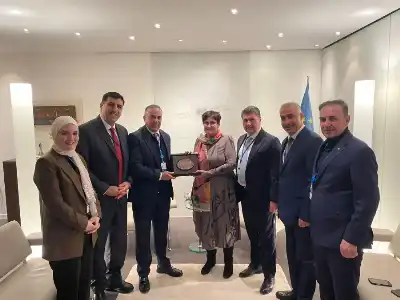 الوفد البرلماني الأردني يلتقي رئيس البرلمان