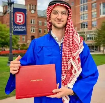 نادي نعيمة يهنئون سمير حداد بتخرج