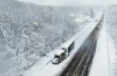 85 قتيلا.. حصيلة العاصفة الثلجية التي
