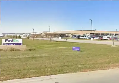 مولود فيديكس.. موظفة تضع طفلها في