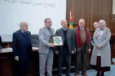 الجمعية الفيزيائية الأردنية تكرّم باحثا من