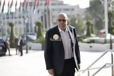 رجائي المعشر يشتري 2680 سهما