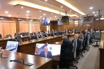 العودات يحاضر في كلية الدفاع الوطني