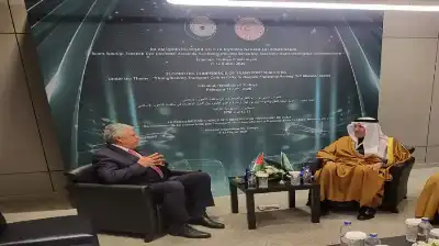 وزير النقل يناقش مع نظيريه السعودي