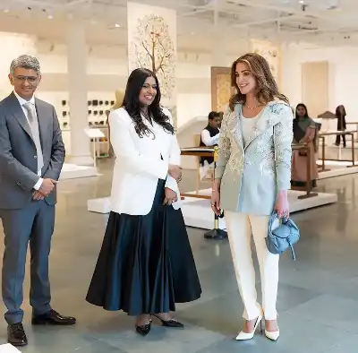 الملكة رانيا العبدالله تزور مدرسة تشاناكيا