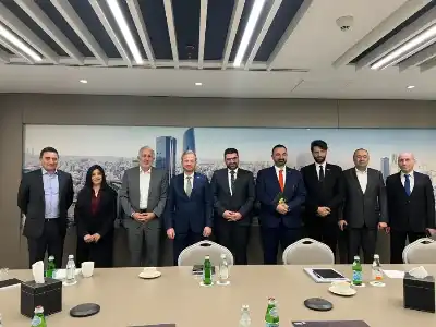 العبدلي للاستثمار والتطوير تستقبل وفدا وزاريا