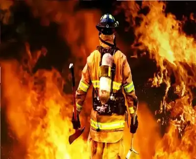 محكمة بريطانية تنصف قائد إطفاء فصل