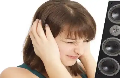 طنين الأذن.. بين الأسباب الشائعة والإشارات