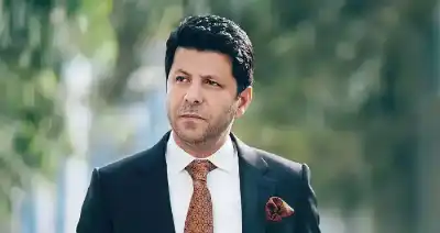 ليش بتحكي مصري؟.. إياد نصار يرد