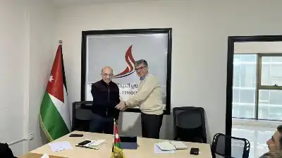 أبو نجمة أمينا عاما للحزب المدني