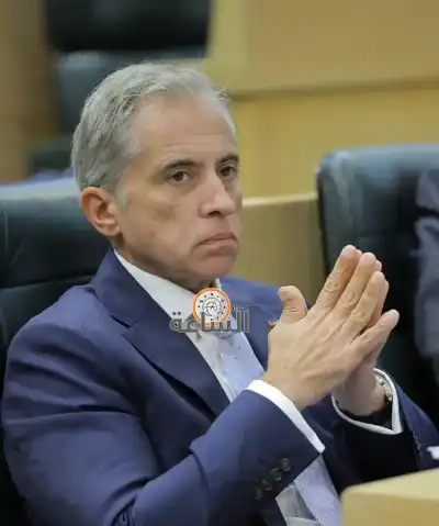 وزير الدفاع السعودي يتصل برئيس الوزراء